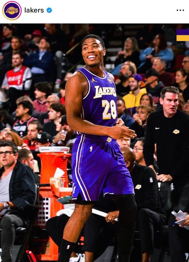 NBAレイカーズ・八村塁、ドジャース優勝メンバーと豪華ショット 203cm