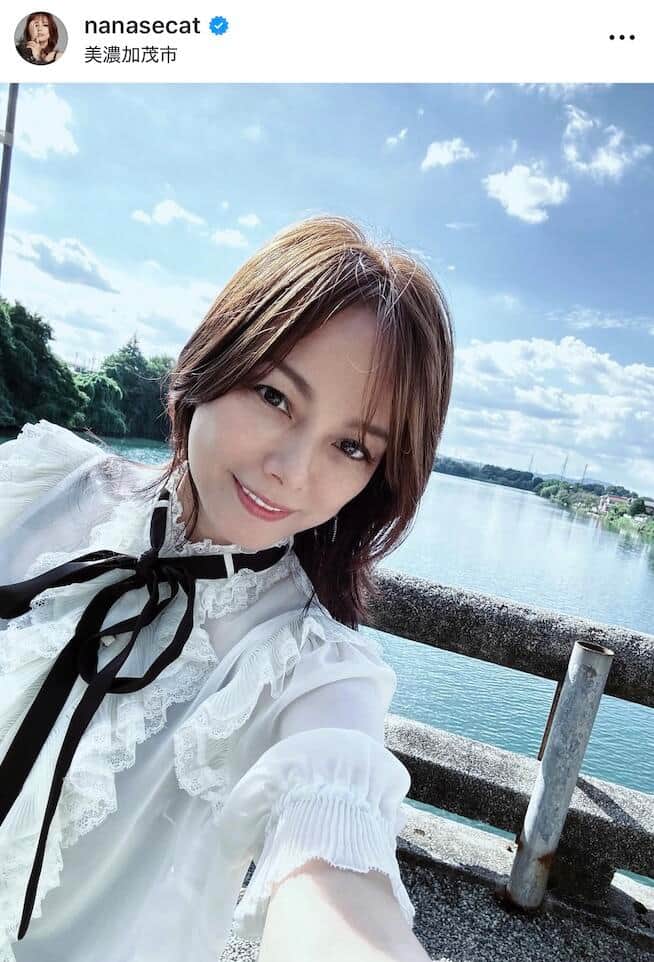 相川七瀬、「カッコ良すぎる」イエモン吉井和哉と久々2ショ 「今も昔も