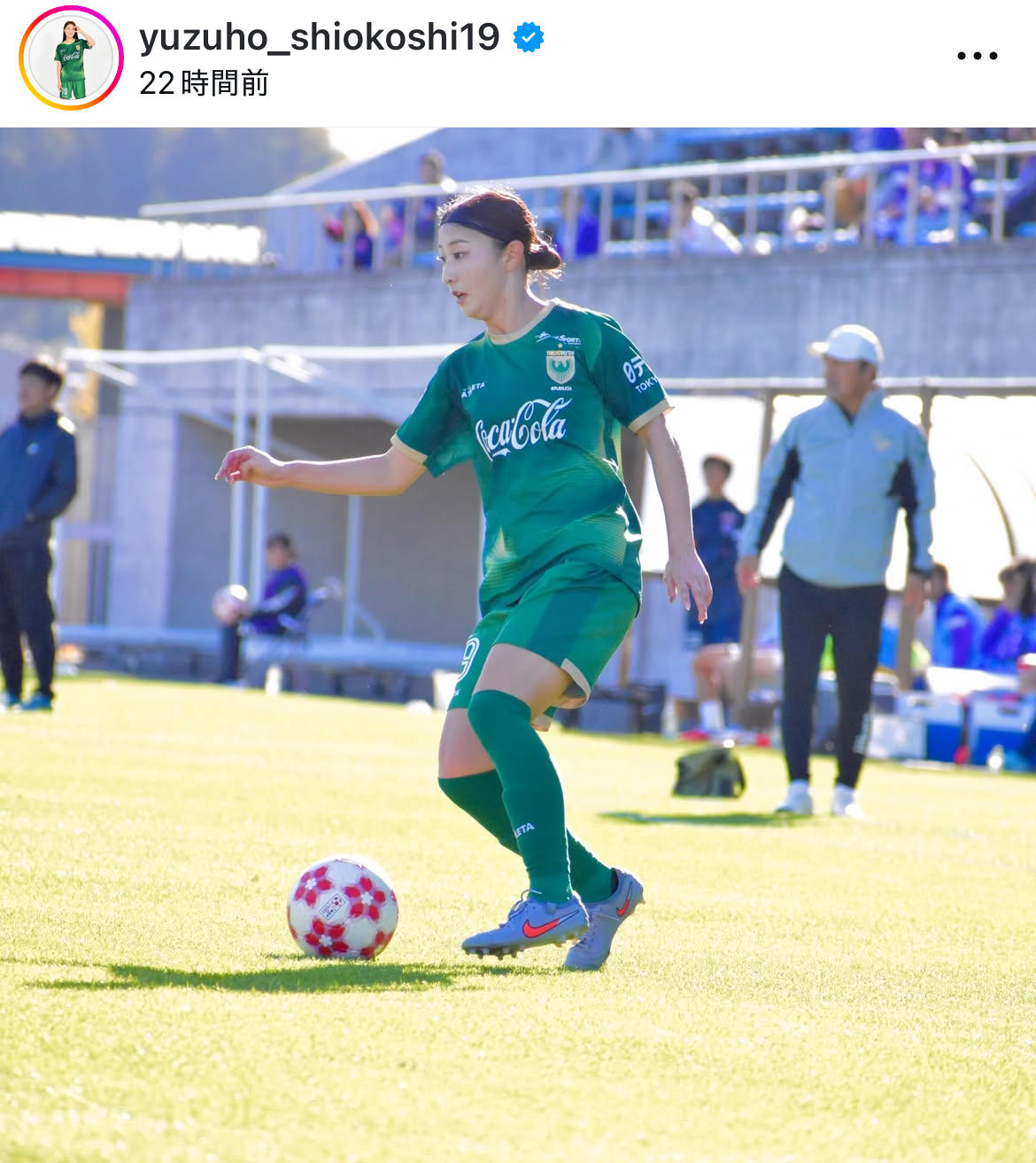 美女サッカー塩越柚歩、ミッキーカチューシャで「激カワ」ディズニー