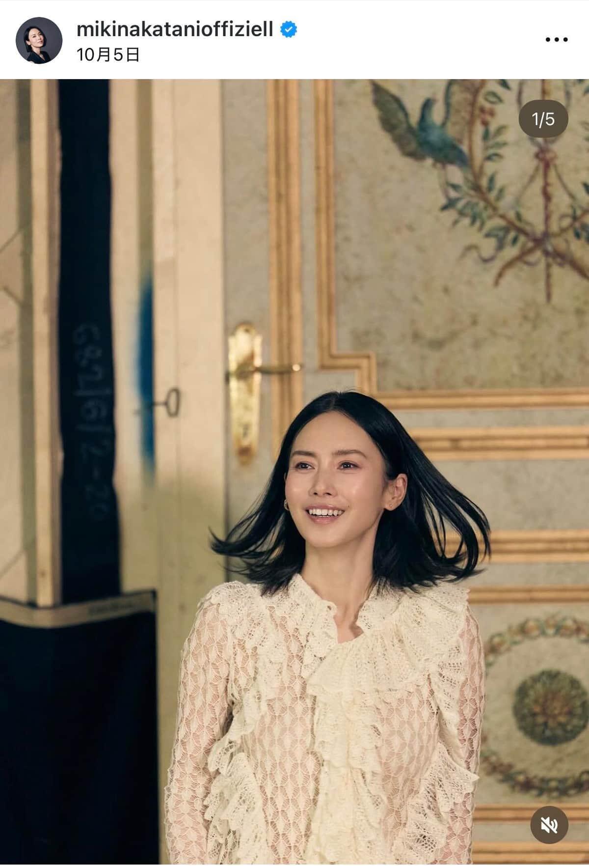 中谷美紀様 中谷美紀、神々しすぎるホワイトコーデで変わらぬ美貌 年上夫と