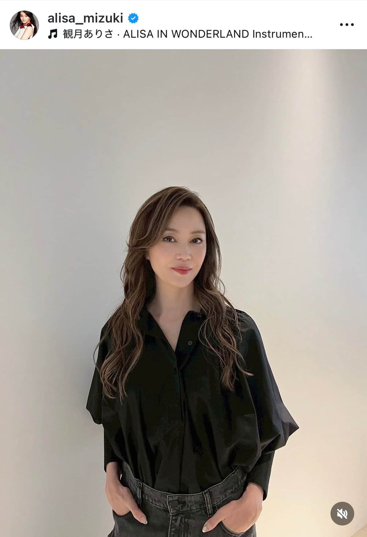 ありさページ 毎年新年に必ず行く場所 京都伏見稲荷での写真💗 お気に入りのレザー