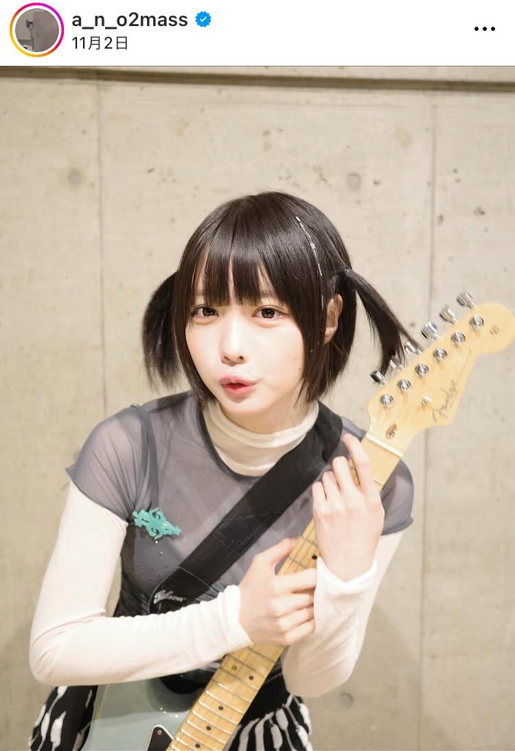 あのちゃん、膝上ミニワンピの「激カワ」デビル風衣装に反響 「悪魔