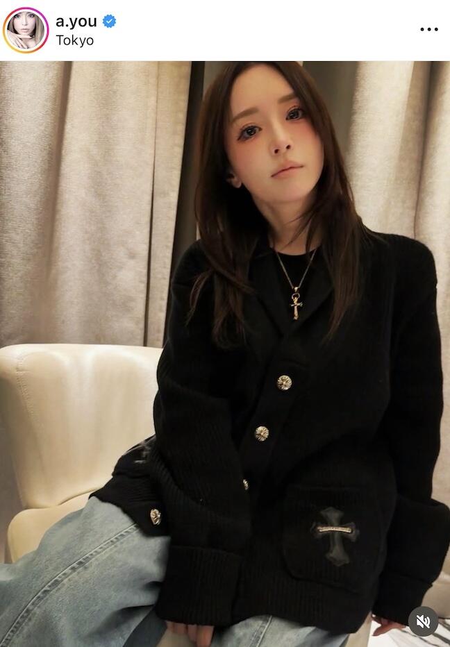 浜崎あゆみ、ミニ丈＆ブラックコーデで「爆イケ」かっこよすぎ 「強烈