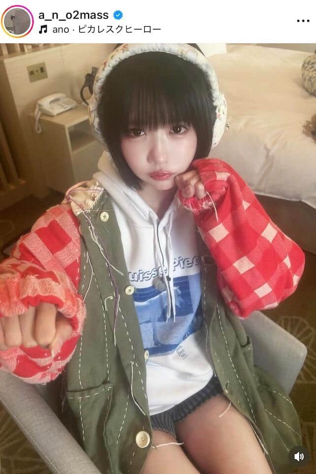 あのちゃん、フリルのミニ丈ワンピで「激カワ」ドキっ