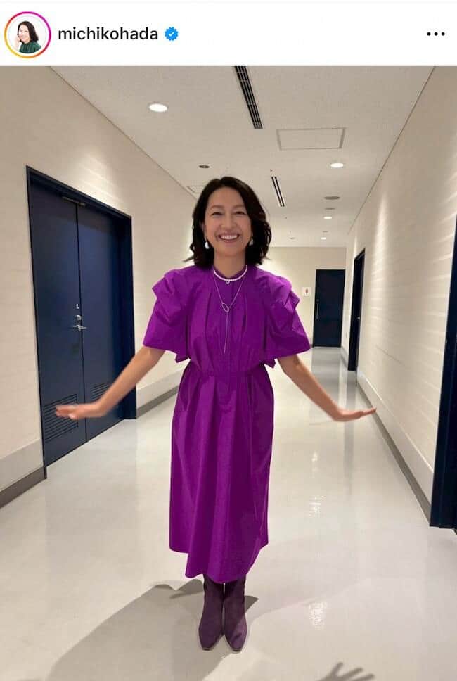 羽田美智子、変わらぬ美貌ショットにドキっカニを手に笑顔 剛力彩芽