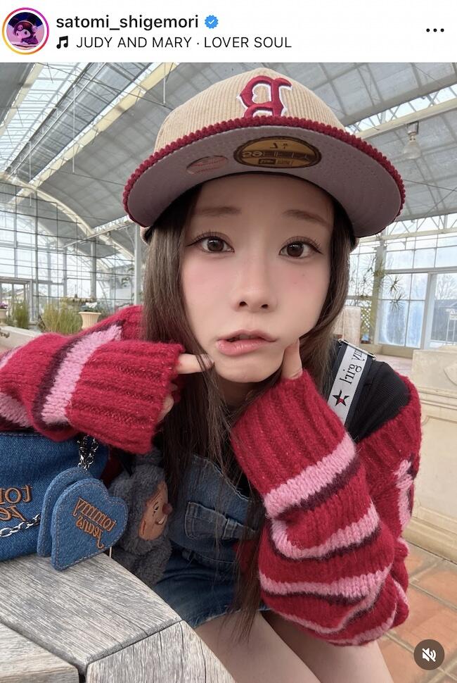 重盛さと美、黒髪イメチェンで「激カワ」ショット 「かわいすぎ