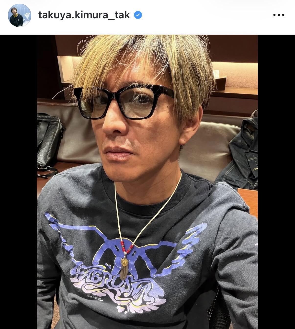 木村拓哉、ギター柄バンダナ巻いたロックテイストで真剣表情かっこよ