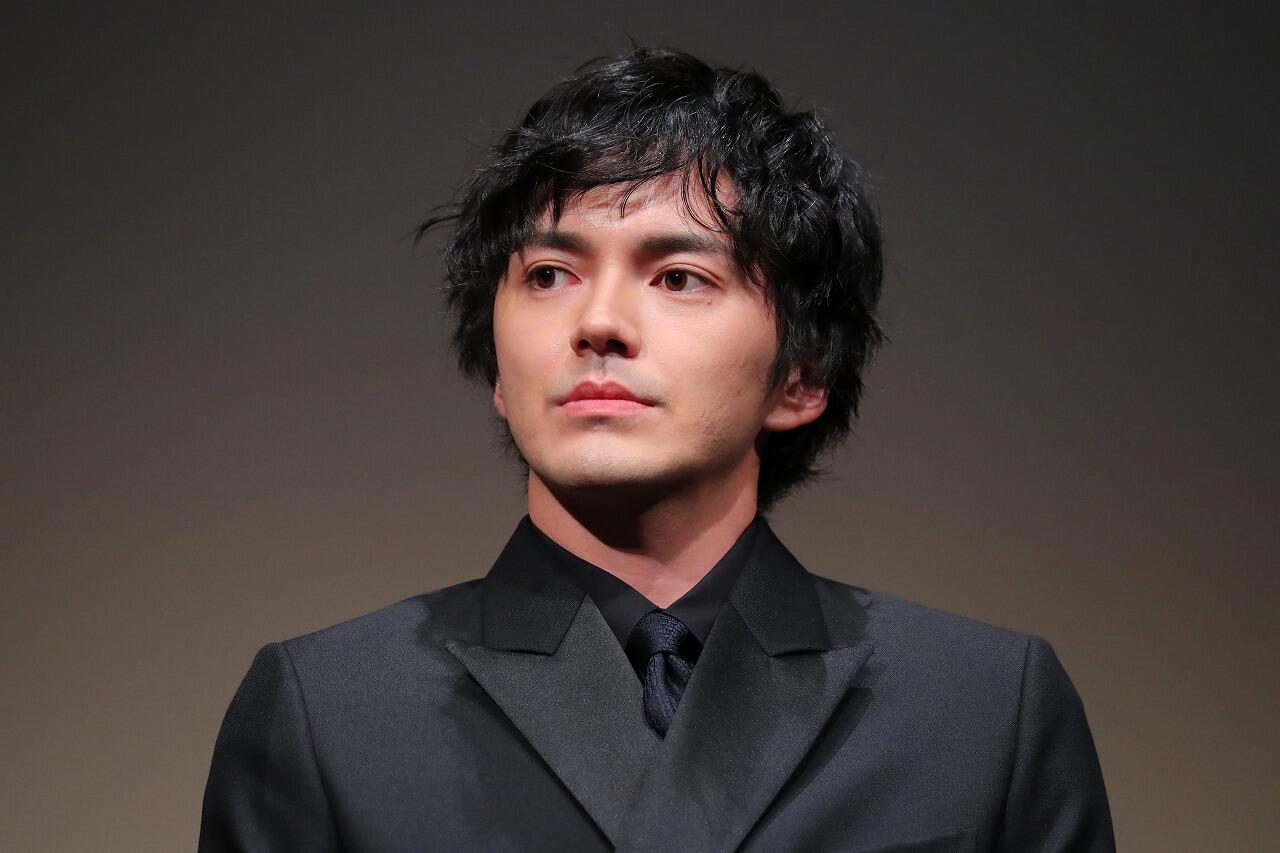 「本当にカッコよかった」「凛々しすぎる」林遣都、ヒゲたくわえ ...