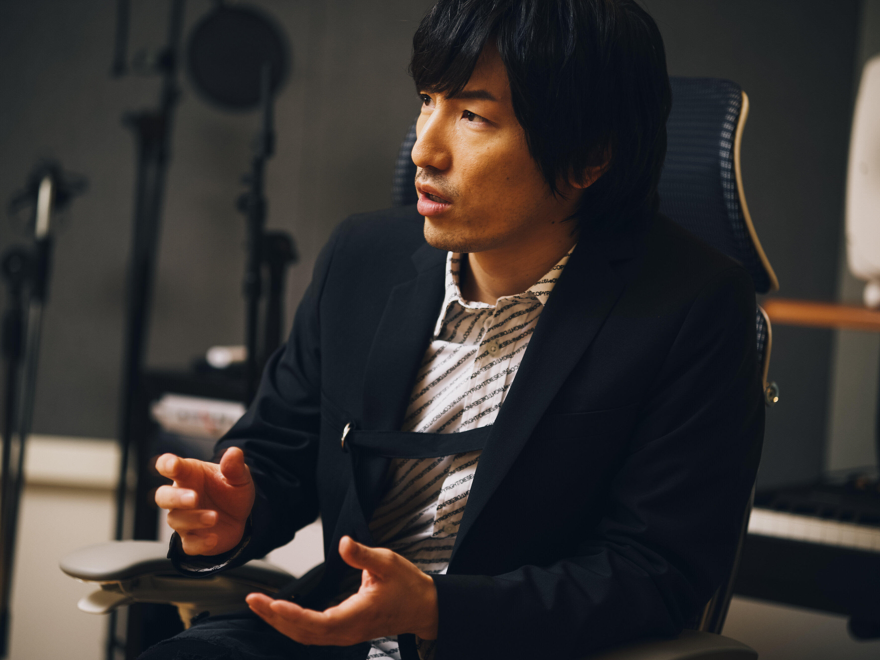 デビュー15周年を迎えた澤野弘之。劇伴作家として、SawanoHiroyuki[nZk] ではアーティストとして、ドラマティックなサウンドでロマンティシズムとグルーヴ感を追求し続ける