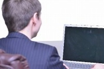 「頭の中を盗聴される」人々とネットの関係