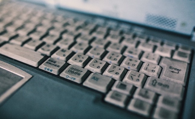 慣れの問題ではありますが
