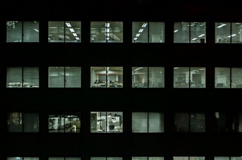 理念を理解し、残業・徹夜を厭わず