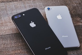 「iPhone 8」売れ行きは低調