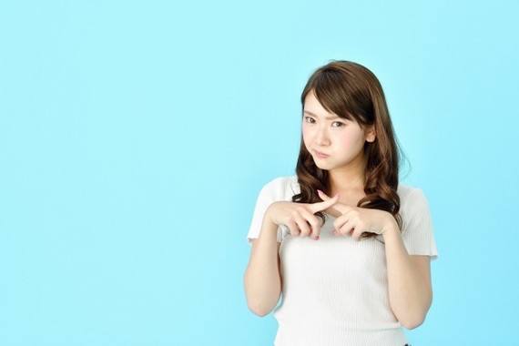 あまりカジュアルすぎる服装は……