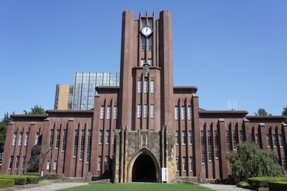 親は「高学歴」を望んでいる（写真は、東京大学）