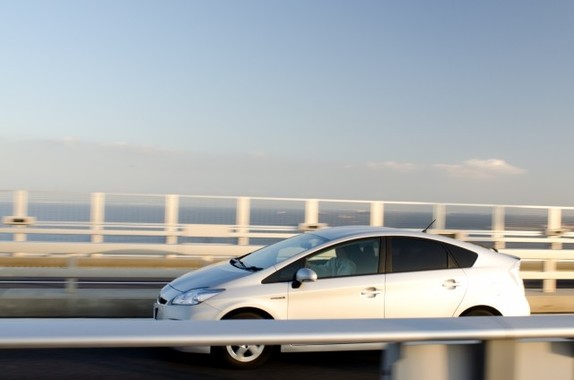 住友電工株、クルマに欠かせない「ワイヤーハーネス」で快走！