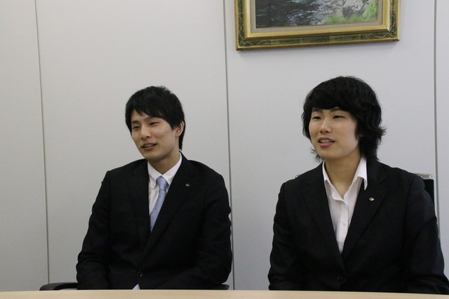 フェンシングは繊細なスポーツです（写真は、左が大石利樹さん、右が栞菜さん）