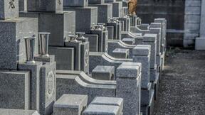 新型コロナの感染拡大は仏具販売にも大きな影響を及ぼしている(画像はイメージ)