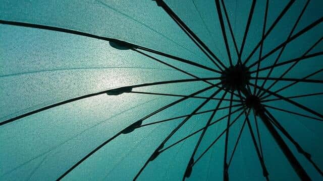 男性向け「日傘」が人気（写真はイメージ）