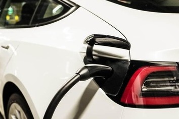 評判は散々...EV「走行距離課税」、あまりに高い実現のハードル