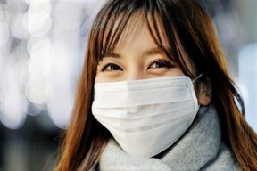 もうマスクは外したい…（写真はイメージ）