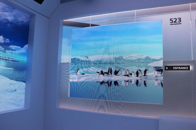 「みんなの未来バス」のスクリーン（2025年10月29日撮影）