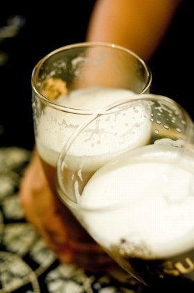 「くそ！酒が飲みたい」派の働く女性が増加中？　「オヤジギャル」と現代女性のアルコール事情