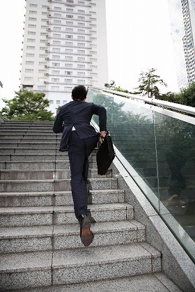 新入社員にスーツは何着必要？　最低でも・・・<br/>【好感度アップの服装術】