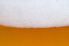 アサヒが欧州のビール4社を買収　販売ネットの活用狙う