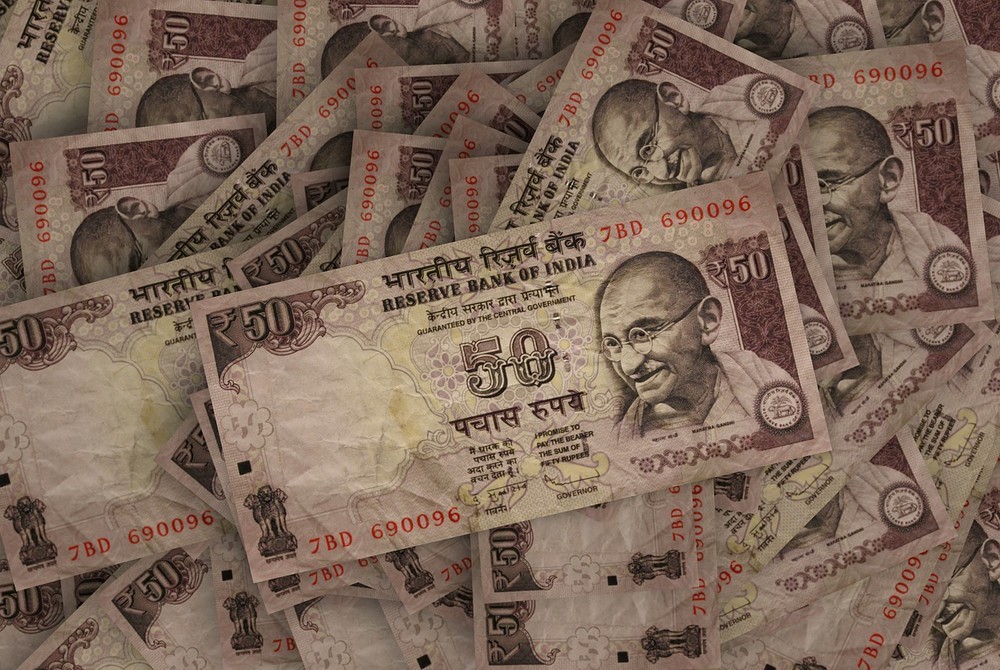 インドで突然お金が紙くずに 他国のことと笑えない歴史も: J-CAST 会社