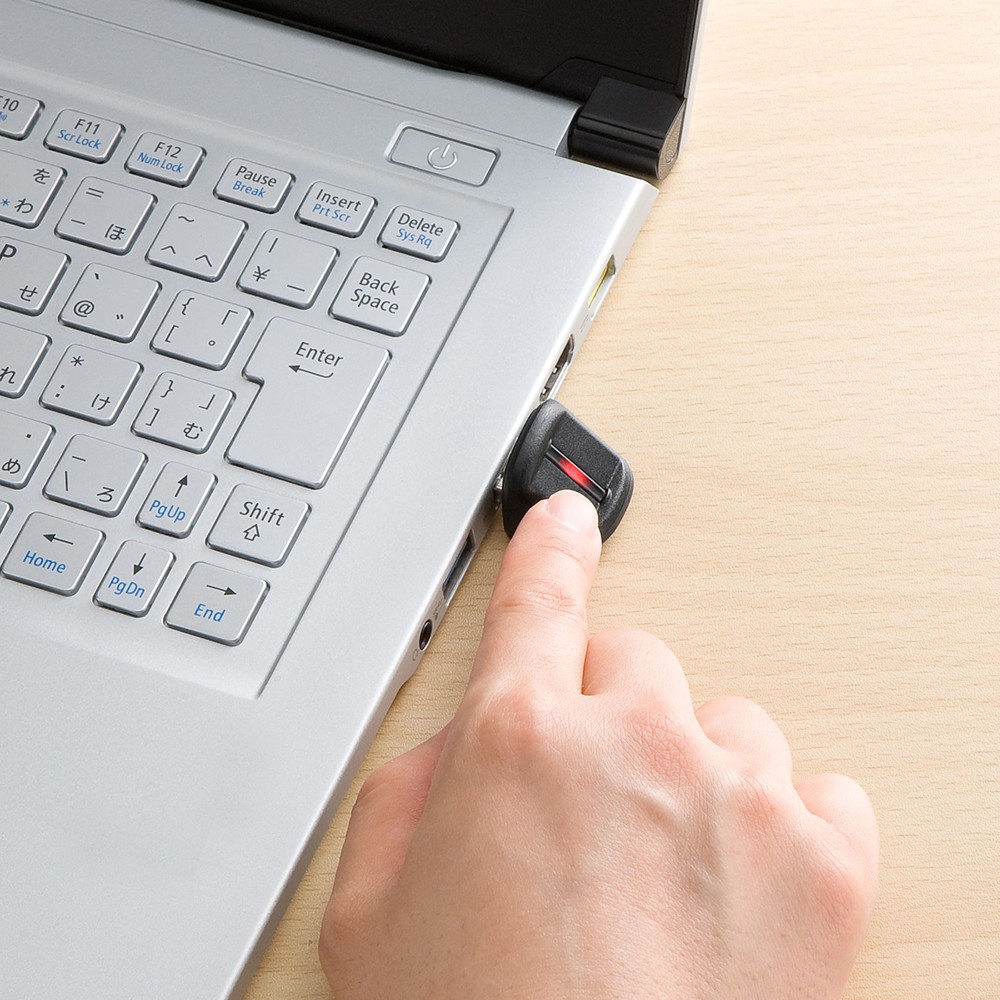 指紋で重要ファイルを安全管理　USB接続の小型リーダー発売