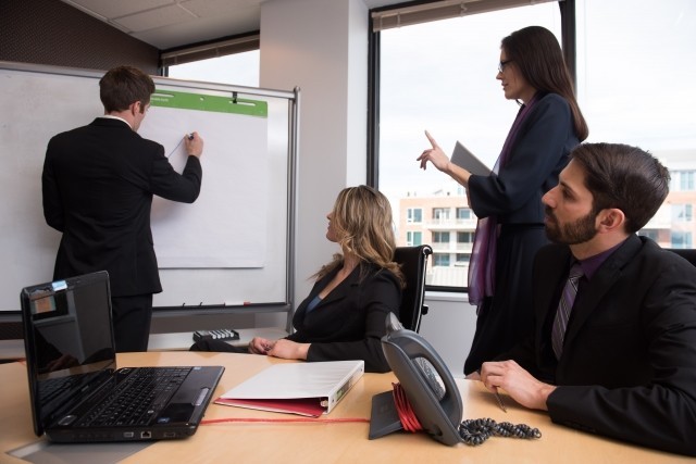 中小企業の減らない残業　社長が時間に無頓着なせいダ！