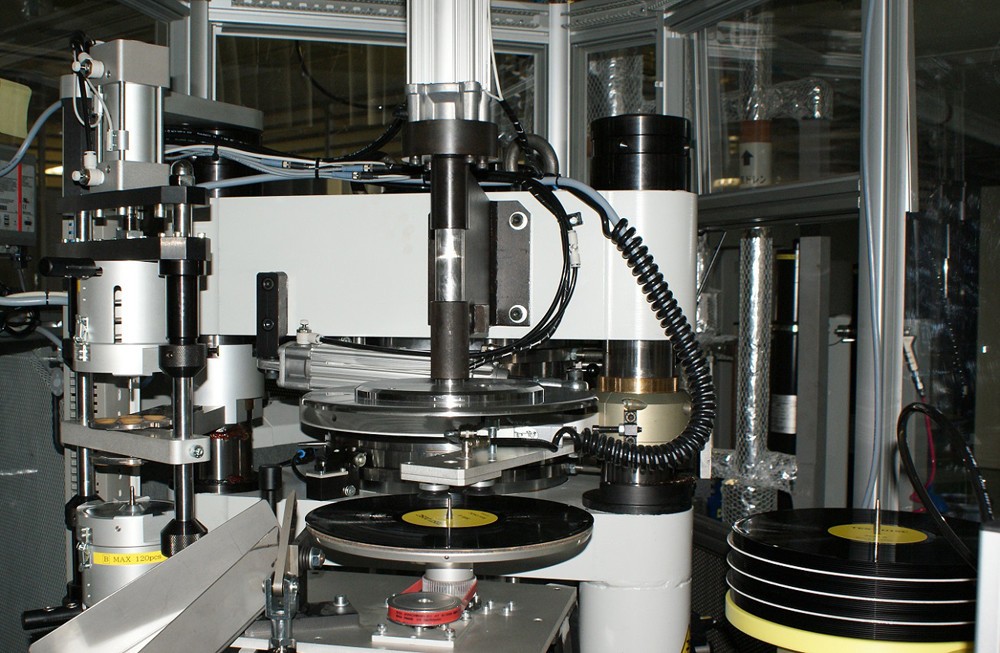 ソニー、29年ぶりレコード生産　楽曲提供の選択肢増やす