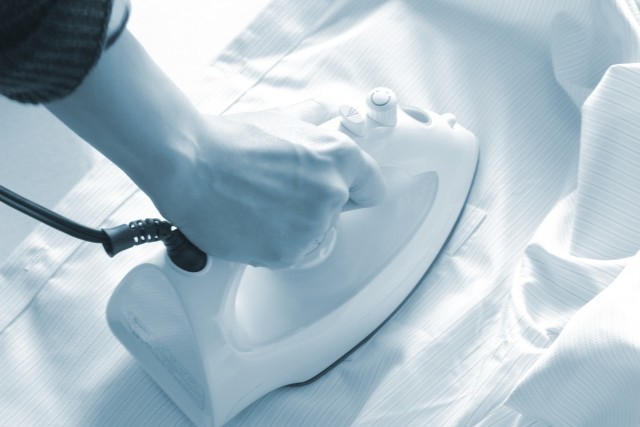 引き取りに来ないワイシャツにブラウス　忘れちゃった？ クリーニング店が苦慮