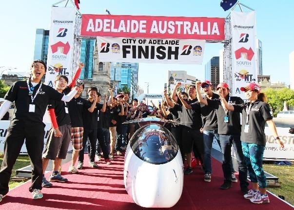 工学院大学のソーラーカー、世界大会レースで7位入賞