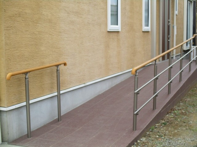 増える高齢者の住み替え　中古住宅の低すぎる評価が老後資金を食いつぶす（鷲尾香一）