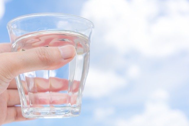 老いた水道管、水質悪化、料金値上がり......　水道事業を民営化しても「未来」はない（鷲尾香一）