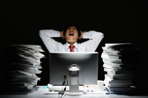 4割の人が「長時間労働していると思う」 働き方改革スタート3か月、実施後も横バイ