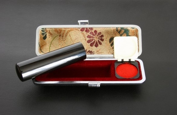 【襲来！新型コロナウイルス】ハンコ押すために出社する人多すぎ！ 安倍さん、テレワーク推進なら「ハンコ議連」会長をなぜIT大臣に任命？