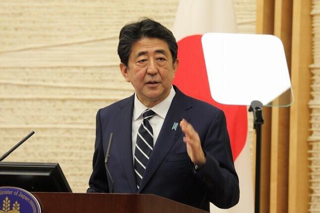 【襲来！新型コロナウイルス】「世界最大の対策」と豪語する安倍首相の2次補正予算案 「ふくらし粉の演出」と主要紙が酷評するわけは？