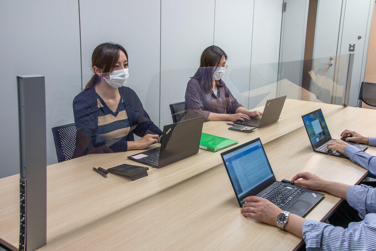 支柱はアルミ製