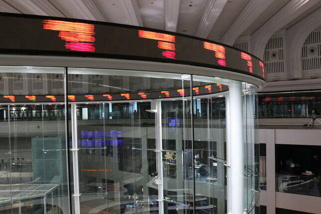 2020年度の企業の業績見通し、56.0％が「減収減益」