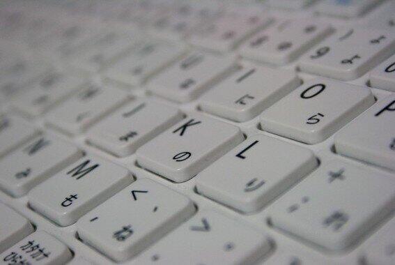 オンライン授業が増えて、成績はレポートで判定（写真はイメージ）