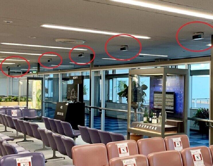 紫外線で空気環境対策！（写真は、大分空港内。赤い円内が「エアロシールド」）