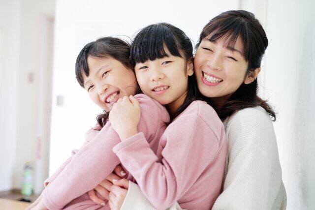 「テレワーク中の同僚の雑用が増えてつらい」女性の投稿に怒りと同情の声が交錯　同僚はママ友と楽しくランチ...（1）