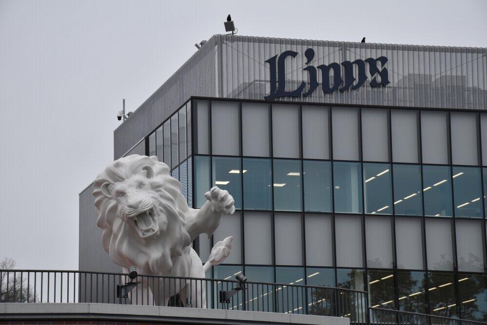 全長約7メートルのライオンのオブジェ「SPIRIT of KING」