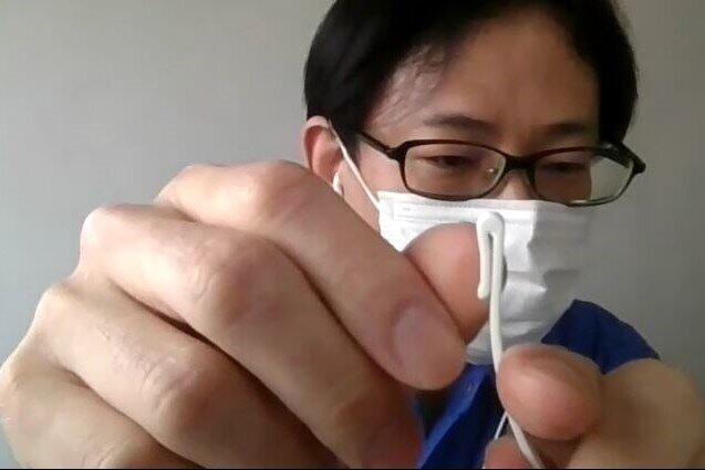 マスクから外れないようにフックは極限まで狭くしている