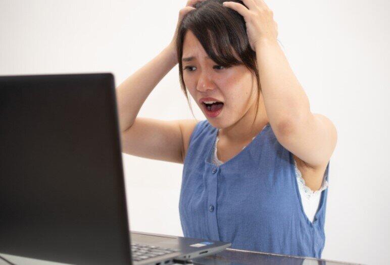 あぁぁ 株価がどんどん下がって……