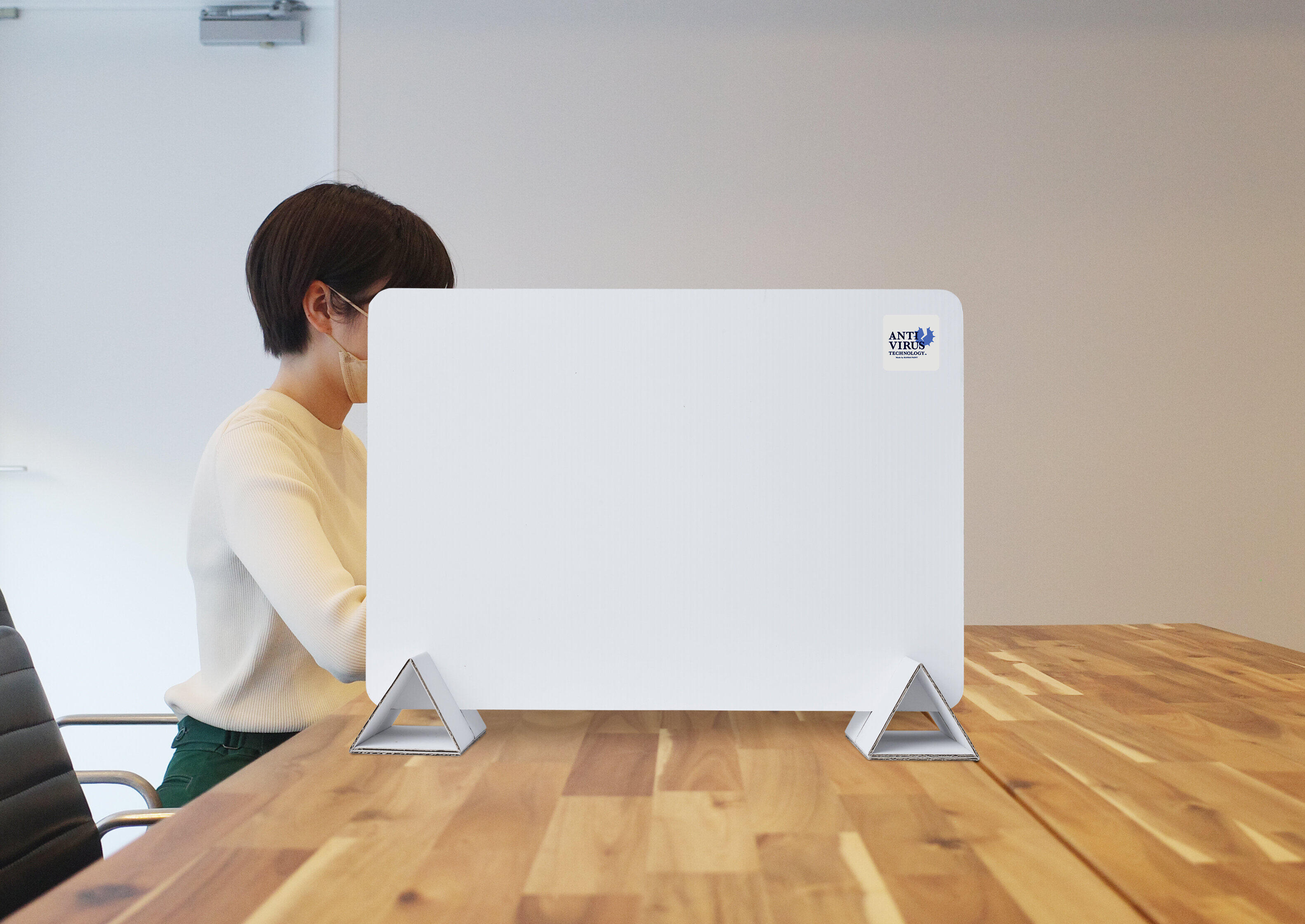 関西ペイントが抗ウイルス商材の新ブランドを立ち上げ　漆喰塗料活用の卓上ボードや床マット【コロナに勝つ！ニッポンの会社】