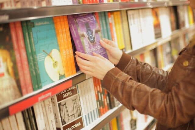 「ジャケ買い」のコツ！ 敏腕プロデューサーが推奨する読書術とは？【尾藤克之のオススメ】